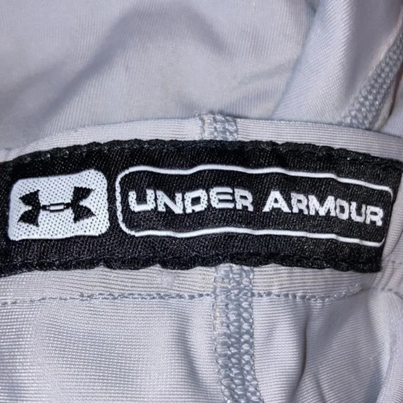 Under Armour size medium gray shorts 20% Lycra stretch - Picture 7 of 7